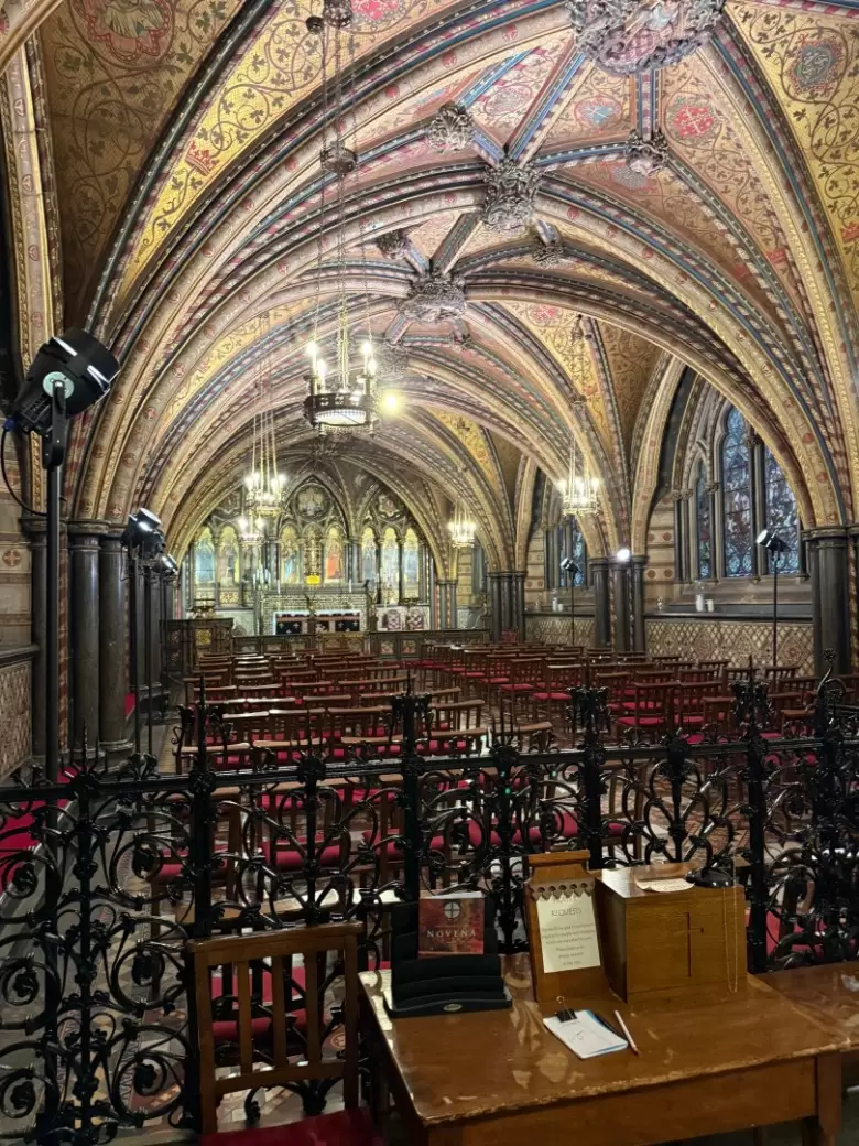 La capilla de Santa María Undercroft, escondida bajo la Cámara de los Comunes, fue testigo de una de las acciones más audaces del movimiento sufragist