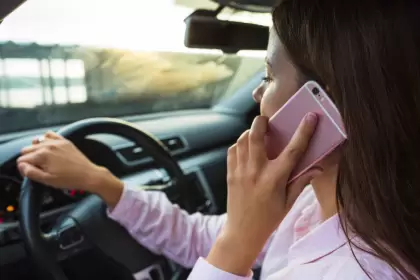 Distracción al volante, la trampa mortal que no deja de crecer en Argentina