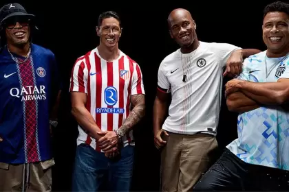 Las leyendas presentaron las camisetas de PSG, Atlético de Madrid, Chelsea e Inter de Milán