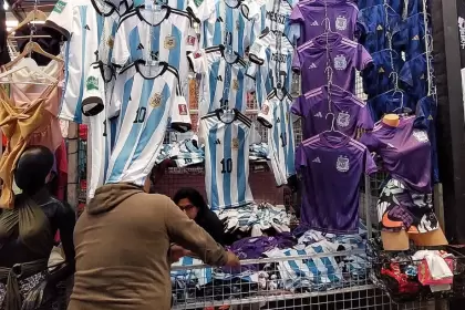 La feria ilegal más grande de Latinoamérica vuelve a abrir: qué cambió tras el escándalo