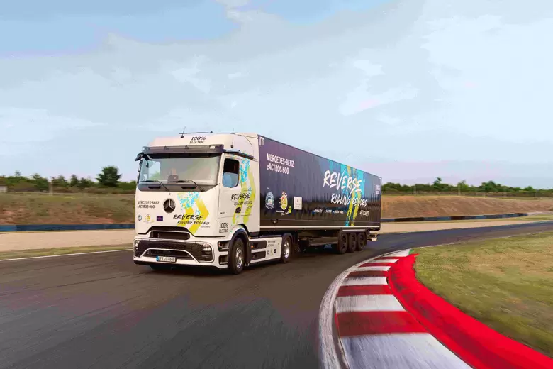 En 2025, el Mercedes-Benz eActros 600 fue galardonado como "Camión Internacional del Año".