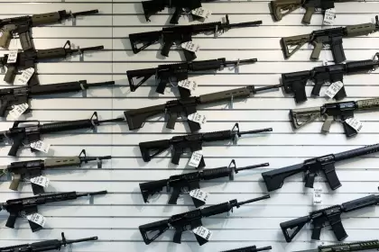 Fusiles semiautomáticos: el Gobierno elimina la prohibición y fija un sistema de control estricto
