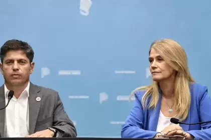 Suspenso hasta el final: 22 a 22 y la vice Magario desempató. Las reelecciones indefinidas para legisladores vuelven a la provincia