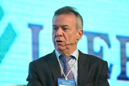 Daniel Artana advierte sobre la creciente dolarización antes de las elecciones.