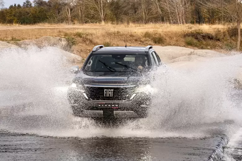 Cuenta con tracción 4x4 con tres modos y bloqueo electrónico del diferencial.