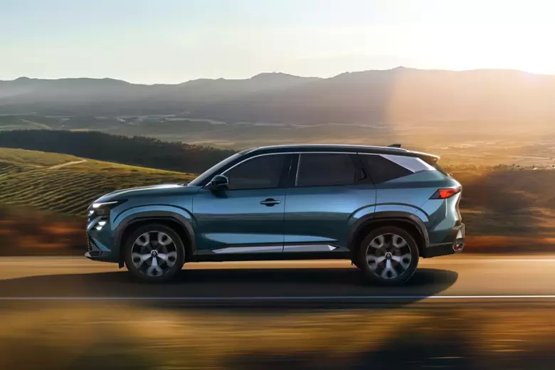 El Renault Boreal mide 4,55 m de largo y es un exponente del segmento C SUV.