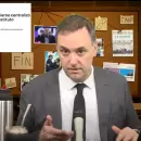Así fue el debut de "FAKE, 7, 8", el streaming donde Adorni desmiente "fake news"