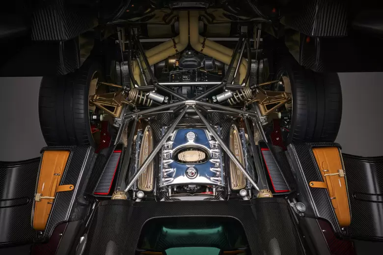 Los autos de Pagani seguirán siendo motorizados con los V12 AMG.