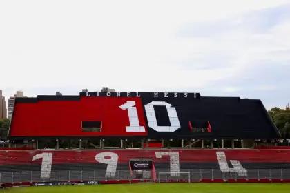 El estreno de la tribuna Lionel Messi será este domingo. (@Newells)
