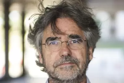 "Milei es alguien golpeado por la vida, por eso conecta mejor con las historias de mucha gente de a pie", asegura Roy Hora.