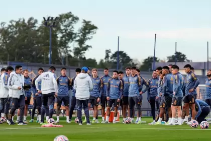 La eliminación de Boca en la Copa Argentina volvió a exponer grietas futbolísticas y aceleró el pulso del mercado de pases