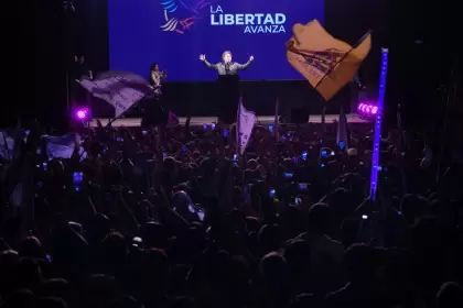 Su base parece dispuesta a tolerar tanto las formas como las tensiones internas