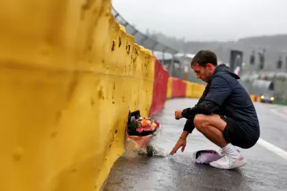 Pierre Gasly le rinde un sentido homenaje a Anthoine Hubert, su amigo que murió en un accidente en Spa-Francorchamp