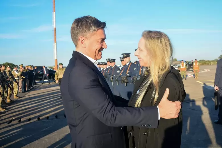 Leandro Zdero y Karina Milei