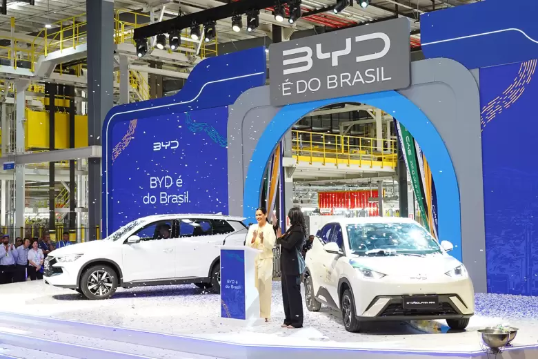 BYD ya inauguró su planta en Brasil donde, de momento, sólo ensambla sus autos.