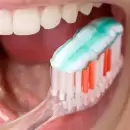 Alerta por pastas dentales con fluoruro de estaño: identifican 14 productos de riesgo