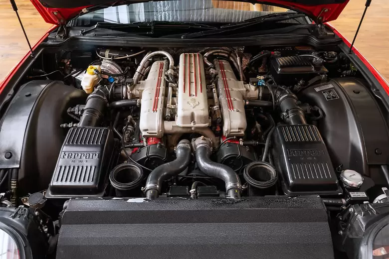 El imponente V12 de la 550 Maranello eroga 485 cv de potencia.
