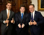 Barbieri, Milei y el historiador Ferguson.