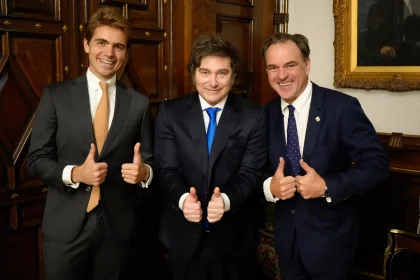 Barbieri, Milei y el historiador Ferguson.