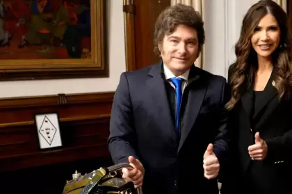 Milei con la Secretaria de Seguridad Nacional de Estados Unidos, Kristi Noem
