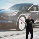 Musk lanzará en abril un robotaxi sin volante, pedales ni espejos