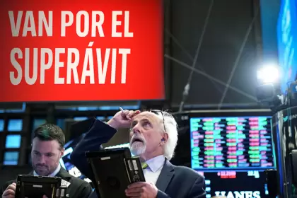 El dólar blue tuvo un leve rebote, aunque los dólares oficiales y financieros siguieron bajando
