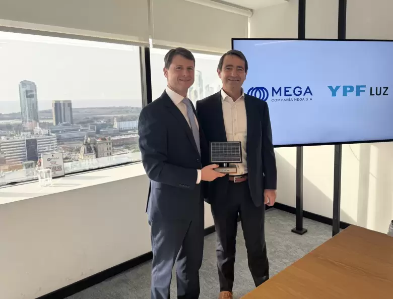 Tomás Córdoba, CEO de Compañía Mega, y Martín Mandarano, CEO de YPF Luz