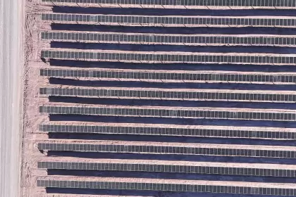 Compañía Mega abastecerá todas sus operaciones con energía eólica y solar de YPF Luz