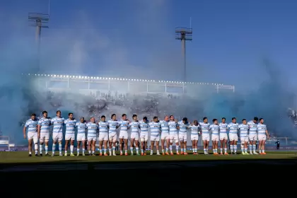 Los Pumas, entonando el Himno.