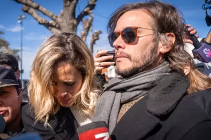 "Retrógrado, machista y repugnante": Emanuel Ortega estalla contra el biógrafo de Milei