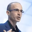 Yuval Noah Harari alerta: "El próximo multimillonario será una inteligencia artificial"