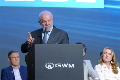 Lula a las automotrices: "Las que quieran irse que se vayan, las que quieran venir las recibimos con los brazos abiertos"