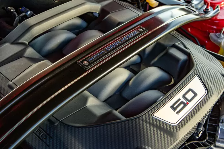El V8 eroga 507 cv de potencia y 567 Nm de torque, asociado a una caja AT10.
