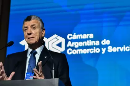 Grinman advierte: "Tenemos US$248.000 millones guardados y nadie los mueve"