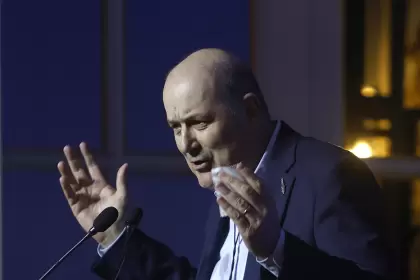 "Pags $100.000 por mes y ni lo sabs": el dato explosivo que revel Sturzenegger