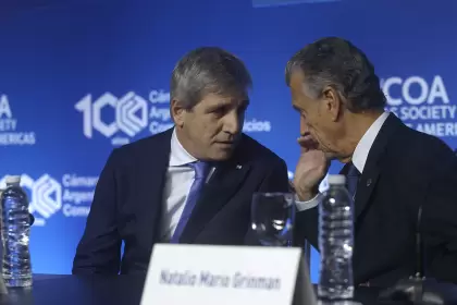 El principal temor de Luis Caputo y todo su equipo es que la suba del dólar se convierta en corrida