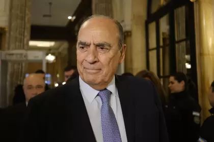 Francos respaldó a Adorni y aseguró que Milei está "cansado" del escándalo