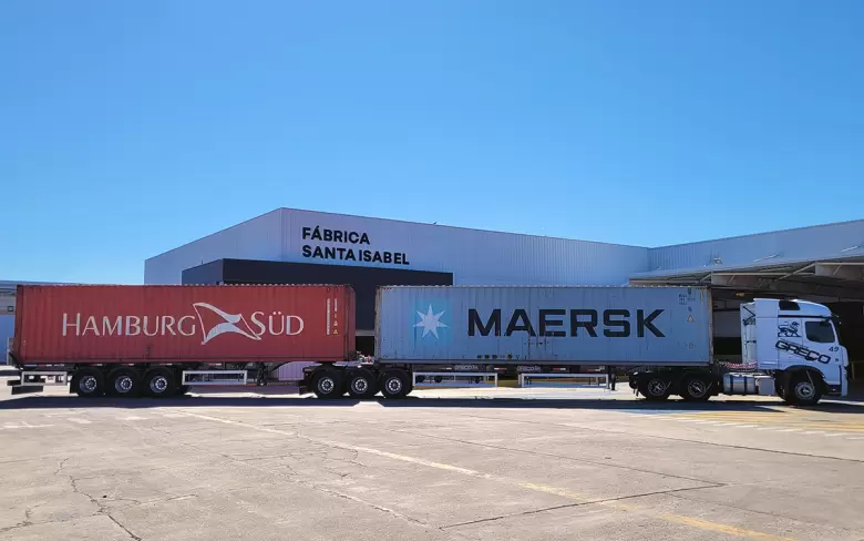 El primer bitren de Renault que llegó a Córdoba desde Buenos Aires.