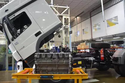 Mercedes-Benz Camiones y Buses ya remanufacturó 9.000 piezas en Argentina