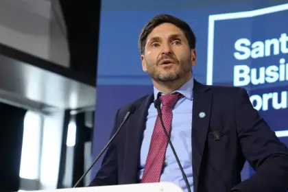 "Está en juego la credibilidad": Pullaro sube el tono contra Milei