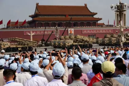 Mensaje para Trump: las imágenes más impactantes del impresionante desfile militar de China