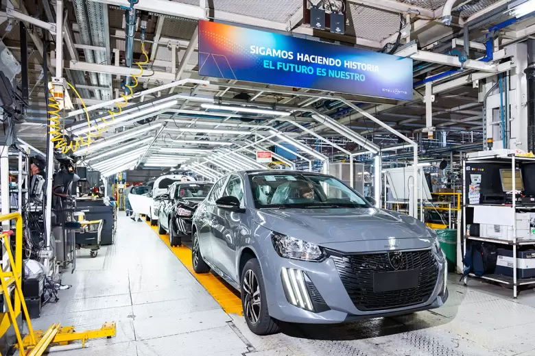 Los Peugeot 208 y 2008 Bio-Híbridos hechos en Argentina serán destinados al mercado brasileño.