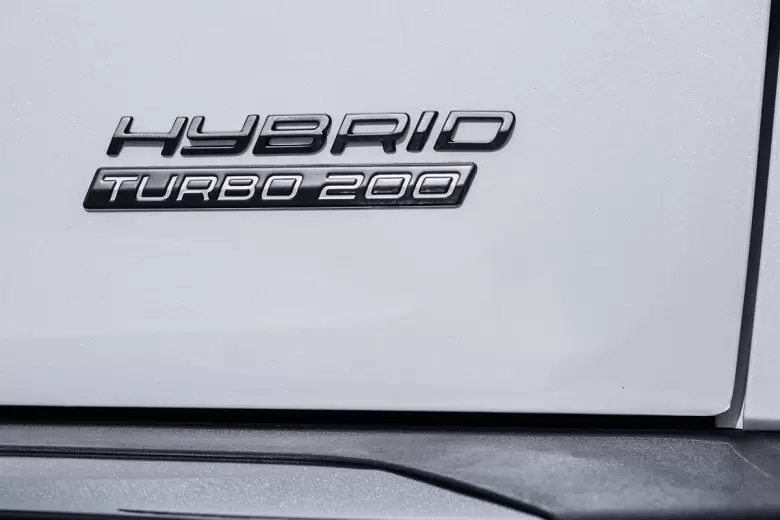 Así se los identificará a los Peugeot Bio híbridos que combinan un motor a combustión con un motor eléctrico pequeño.