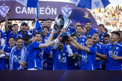 Vélez venció a Central Córdoba en la final de la Supercopa Argentina y sumó un título más a su vitrina. (@Vélez)