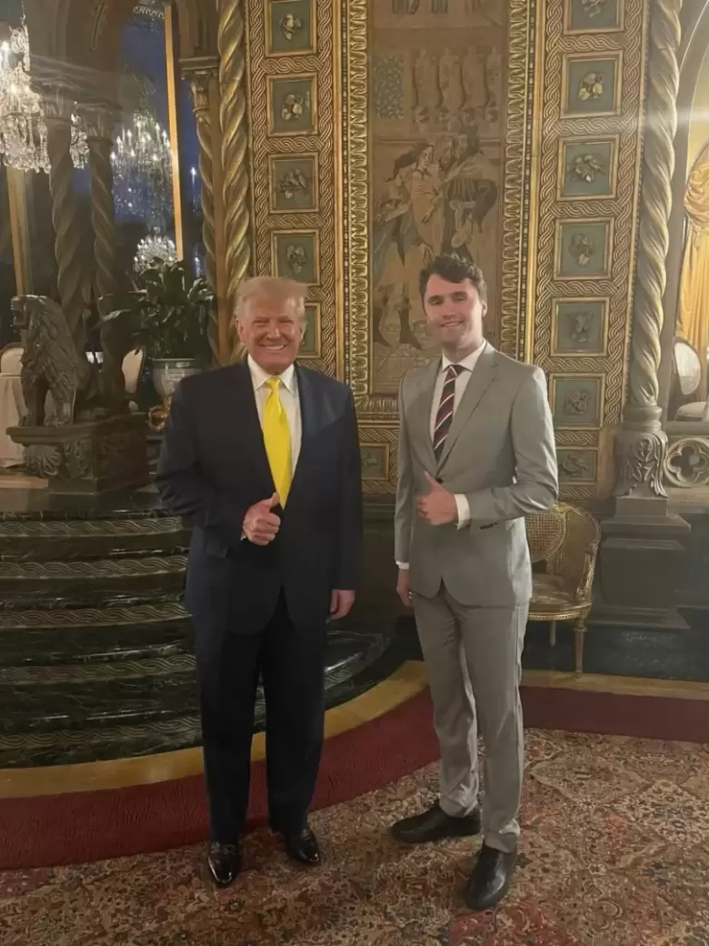 Charlie Kirk con Donald Trump