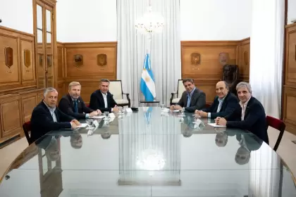 Primera reunión de la Mesa Federal
