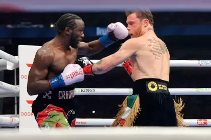 Crawford derrotó por decisión unánime a Canelo Álvarez