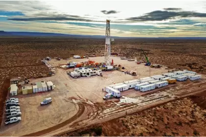 Por primera vez YPF  realizó una operación de fractura hidráulica abastecida íntegramente con GNC producido por la propia empresa.