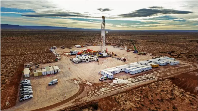 Por primera vez YPF realizó una operación de fractura hidráulica abastecida íntegramente con GNC producido por la propia empresa.