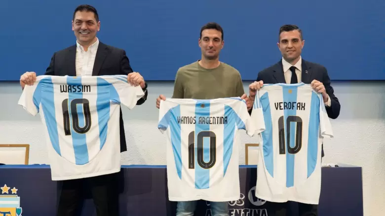 La AFA lanzó "Vamos Argentina", la primera app de IA oficial para los hinchas